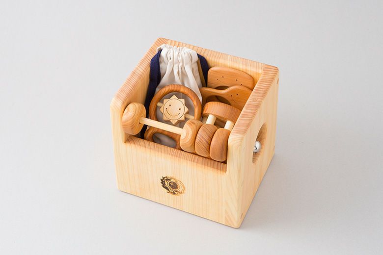 赤ちゃんの宝石箱（箱入り） 出産祝いに木のおもちゃ