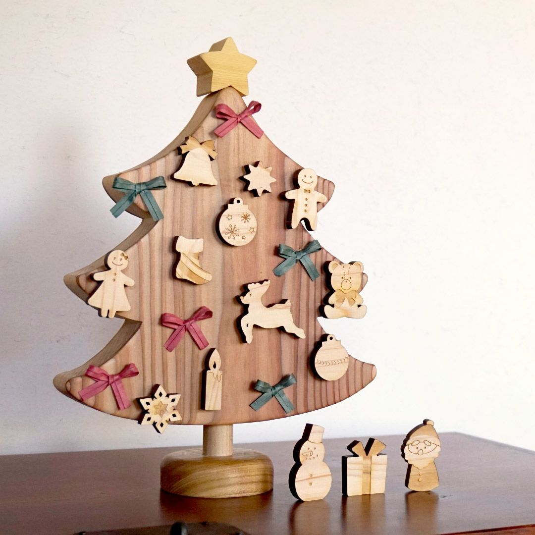 磁石で飾るクリスマスツリー